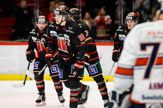 Örebros Rodrigo Abols jublar