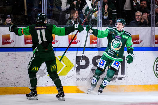 Färjestads Daniel Viksten jublar