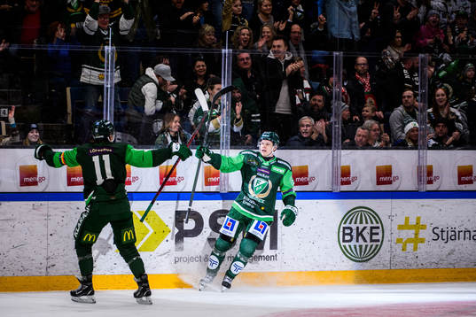 Färjestads Daniel Viksten jublar