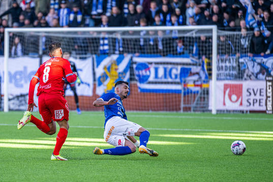 IFK Göteborgs Hosam Aiesh och Norrbys Abbas Mohamad