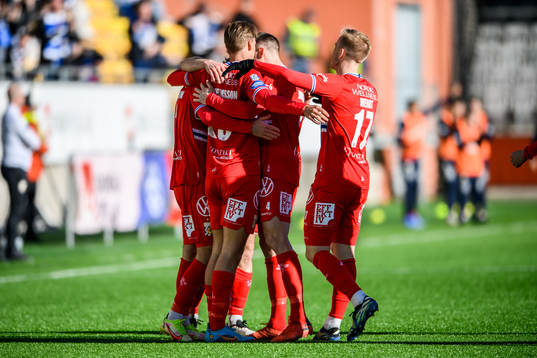 IFK Göteborgs spelare jublar