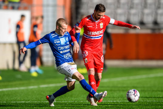 Norrbys Viktor Bergh och IFK Göteborgs Marcus Berg