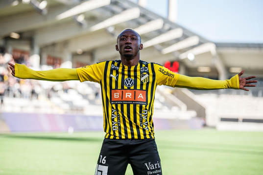 Häckens Benie Traore jublar