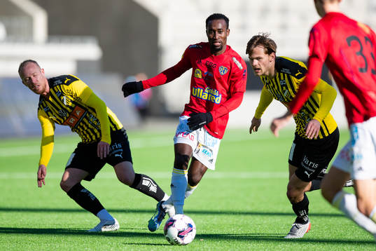 Falkenbergs Godwin Aguda och Häckens Gustav Berggren och