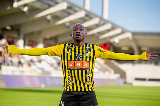 Häckens Benie Traore jublar 3-0