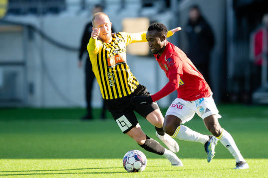 Häckens Mikkel Rygaard Jensen och Falkenbergs Godwin Aguda