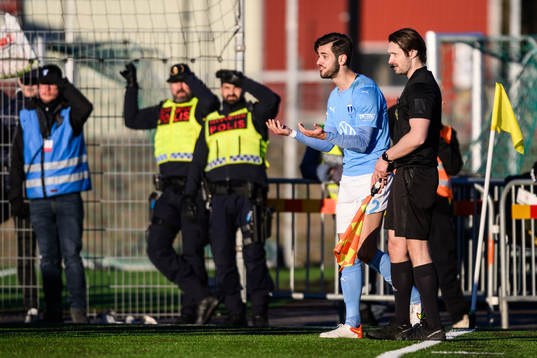 Malmö FFs Adi Nalic reagerar