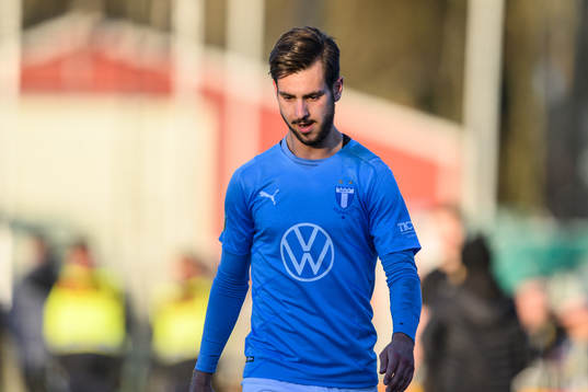 Malmö FFs Adi Nalic deppar