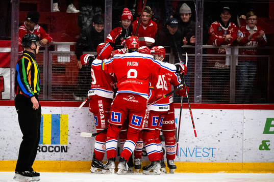 Timrås Ziyat Paigin jublar