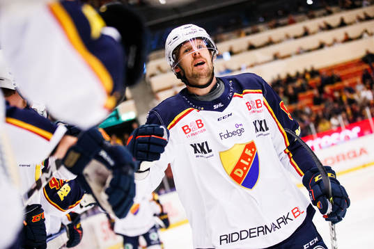 Djurgårdens Cameron Schilling jublar