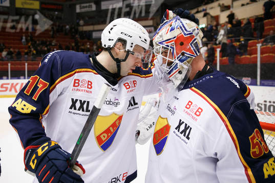 Djurgårdens Marc-Andre Gragnani och målvakt Alexander