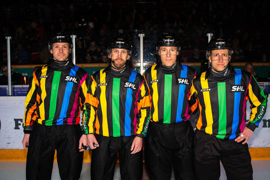 Domare Örjan Åhlén, Marcus Linde, Tobias Björk och