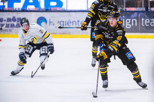 s Myles Powell och Västerås Isak Skedung