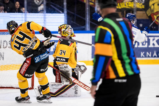 Luleås målvakt Joel Lassinantti deppar