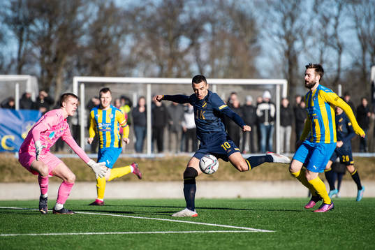 s Nabil Bahoui gör 1-0