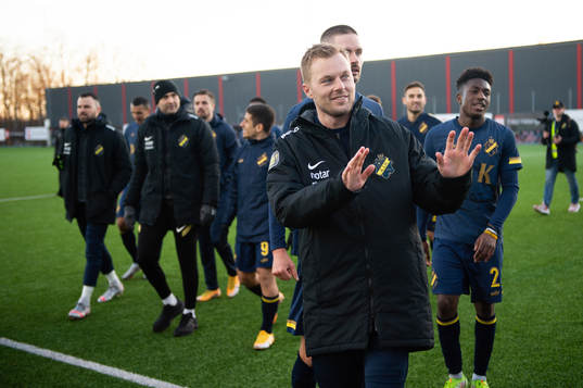 s Sebastian Larsson jublar