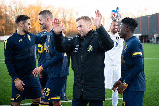 s Sebastian Larsson jublar