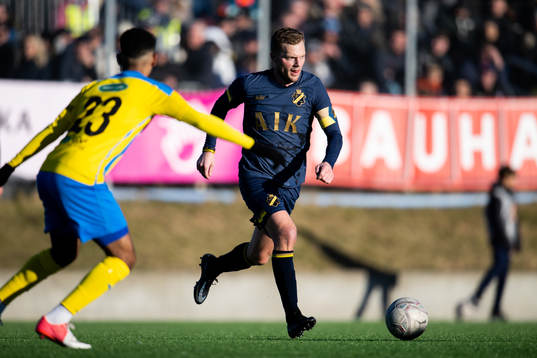 s Sebastian Larsson