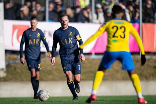 s Sebastian Larsson