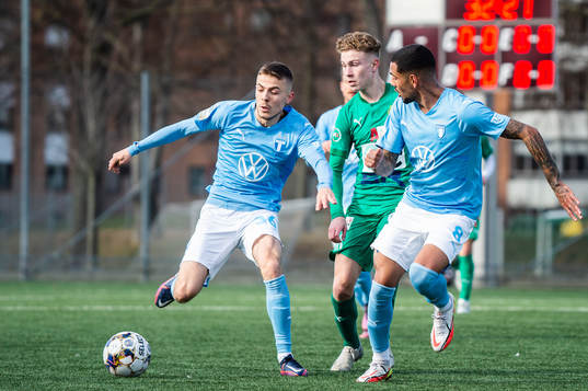 Malmö FFs Patriot Sejdiu och Sergio Pena mot BK Olympics