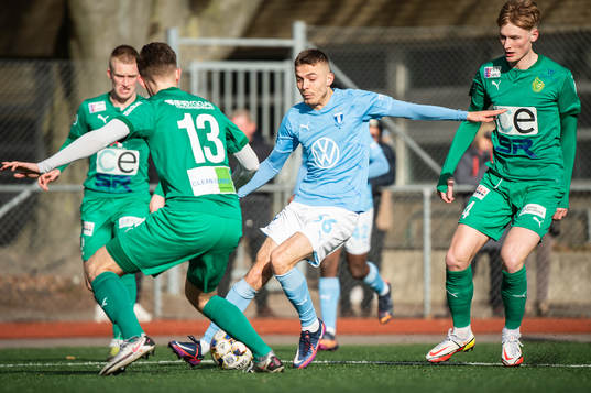 Malmö FFs Patriot Sejdiu mot BK Olympics Lorik Konjuhi och