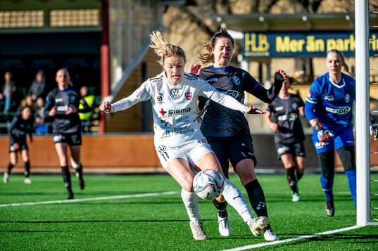 Rosengårds Mimmi Larsson mot Växjös Thea Birgerud