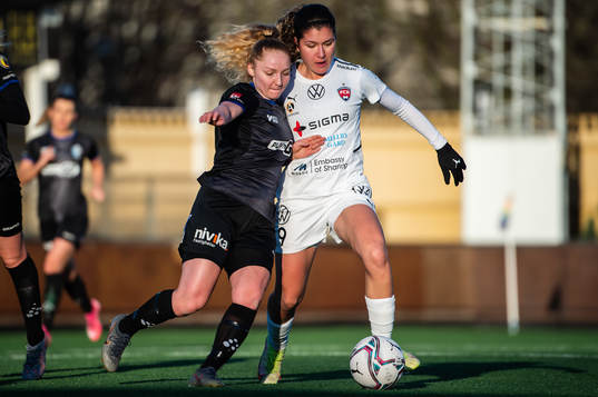 Växjös Sophia Redenstrand och Rosengårds Loreta Kullashi