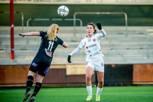 Rosengårds Loreta Kullashi på väg att sätta 3-0