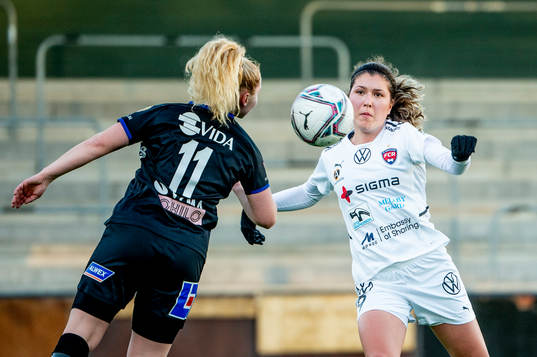 Rosengårds Loreta Kullashi på väg att sätta 3-0