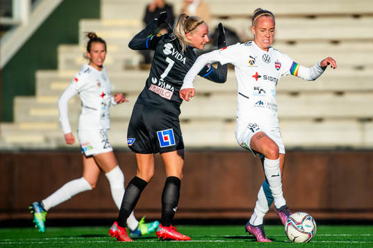 Rosengårds Caroline Seger mot Växjös Hanna Stokki