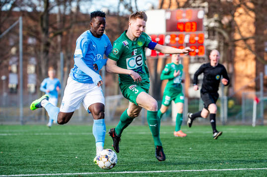 Malmö FFs Malik Abubakari mot BK Olympics Axel Håkansson