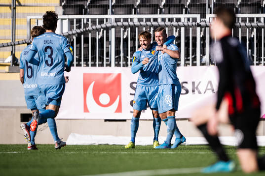 Djurgårdens Victor Edvardsen och Pierre Bengtsson jublar