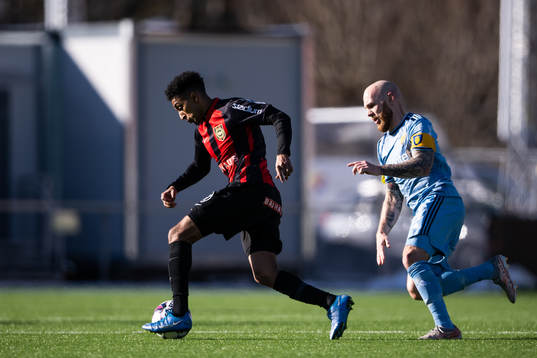 Brommapojkarnas Endreas Tesfai och Djurgårdens Magnus