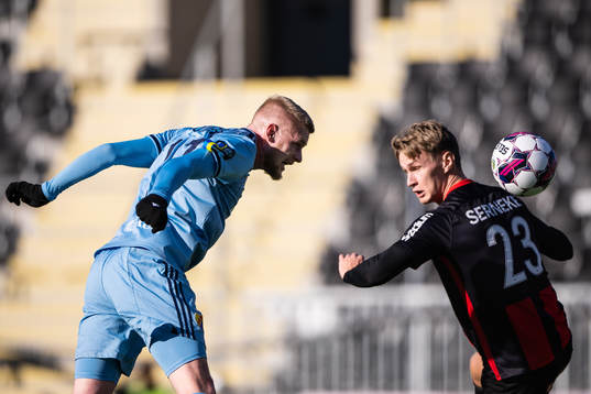 Djurgårdens Kalle Holmberg och Brommapojkarnas Alexander