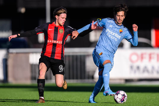 Brommapojkarnas Oscar Pettersson och Djurgårdens Gustav