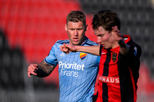Djurgårdens Victor Edvardsen och Brommapojkarnas Robin Frej