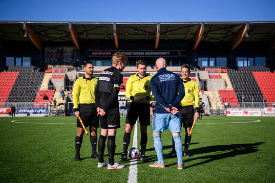 Brommapojkarnas Gustav Sandberg Magnusson och Djurgårdens