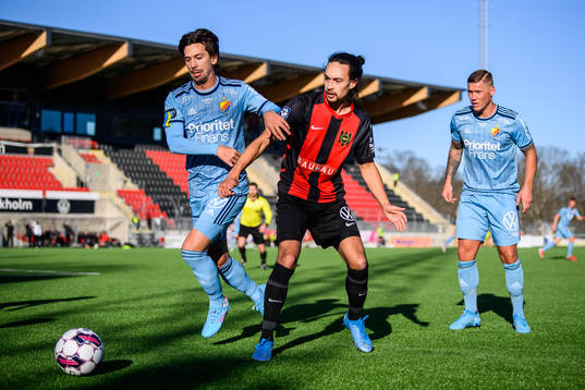 Brommapojkarnas Monir Jelassi mot Djurgårdens Gustav