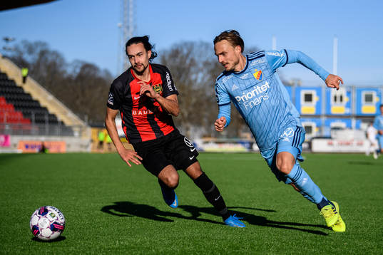 Djurgårdens Pierre Bengtsson och Brommapojkarnas Monir