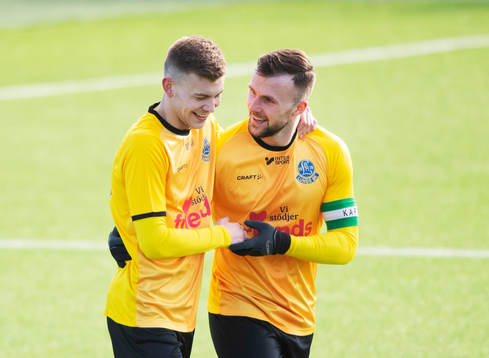 Lunds Ivan Danielsson Andanovski grattas av Adi Tersic i