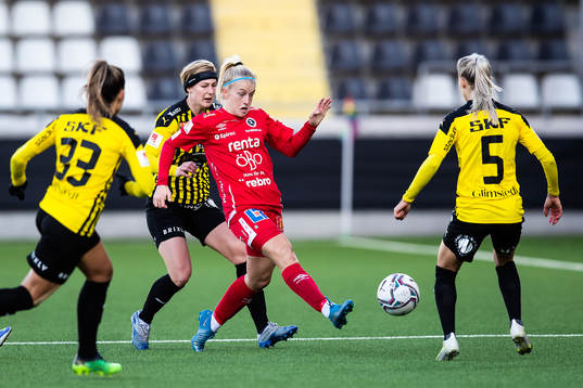 Örebros Katie Jayne Lockwood och Häckens Luna Nørgaard