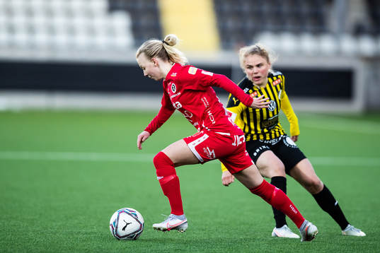 Örebros Nathalie Hoff Persson och Häckens Agla Maria