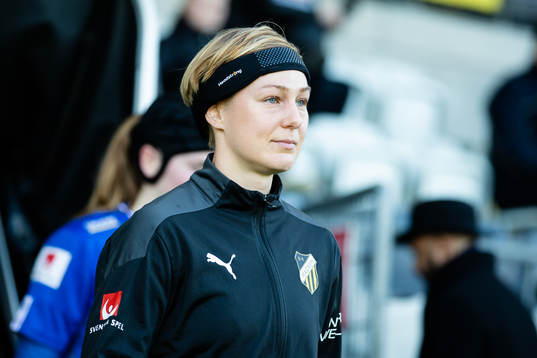 Häckens Luna Nørgaard Gevitz innan fotbollsmatchen i