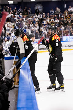 Brynäs Oula Palve och Brynäs Greg Scott deppar