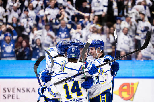 Leksands Oskar Lang jublar