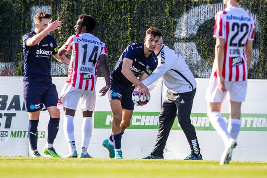 Assad Al Hamlawi of Helsingborg and head coach Gaute