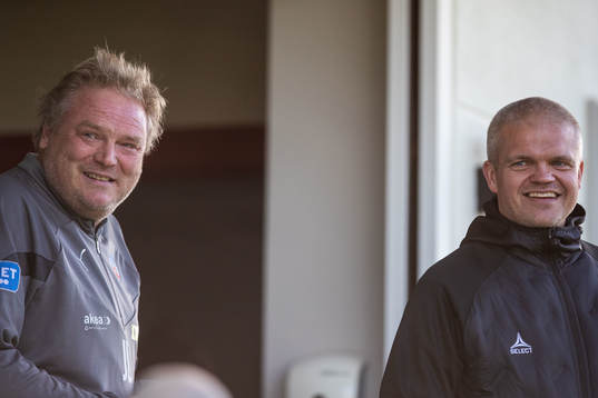 Head coach Jörgen Lennartsson and head coach Gaute
