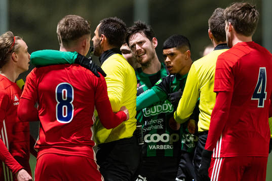 Varbergs Robin Tranberg och Luke le Roux reagerar