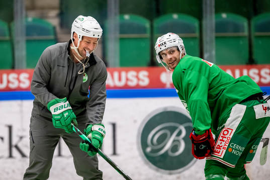 Cam Abbott, head coach and Daniel Zaar of Rögle