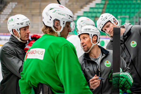 Jan Larsson, assistant coach, Cam Abbott, head coach David